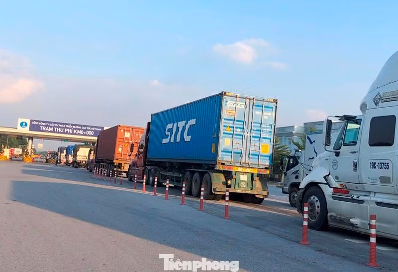 Trạm thu phí tại huyện Sóc Sơn, Hà Nội trên chiều cao tốc Lào Cai - Nội Bài Trạm thu phí tại huyện Sóc Sơn, Hà Nội trên chiều cao tốc Lào Cai - Nội Bài