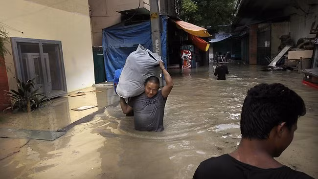 Tình trạng mưa lũ xảy ra trong nhiều ngày qua ở Ấn Độ và Nepal làm 160 người thiệt mạng. Tình trạng mưa lũ xảy ra trong nhiều ngày qua ở Ấn Độ và Nepal làm 160 người thiệt mạng