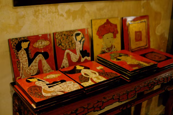Những bức tranh sơn mài