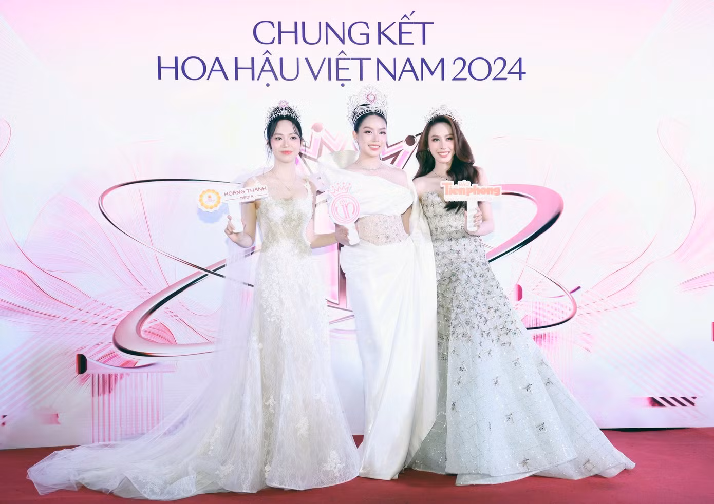 Hoa hậu Thanh Thủy, Đỗ Thị Hà khoe nhan sắc rực rỡ trong chung kết 'Hoa hậu Việt Nam' 2024 ảnh 1