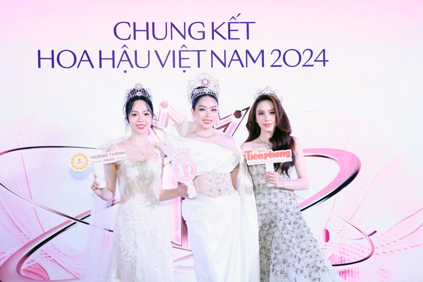 Hoa hậu Thanh Thủy, Đỗ Thị Hà khoe nhan sắc rực rỡ trong chung kết 'Hoa hậu Việt Nam' 2024 ảnh 3