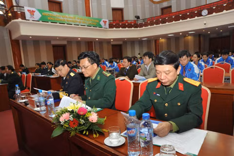 Chính ủy Quân chủng Hải quân Chuẩn Đô đốc Đinh Gia Thật, Phó chủ nhiệm Chính trị Bộ đội Biên Phòng Đại tá Lê Thái Ngọc, 