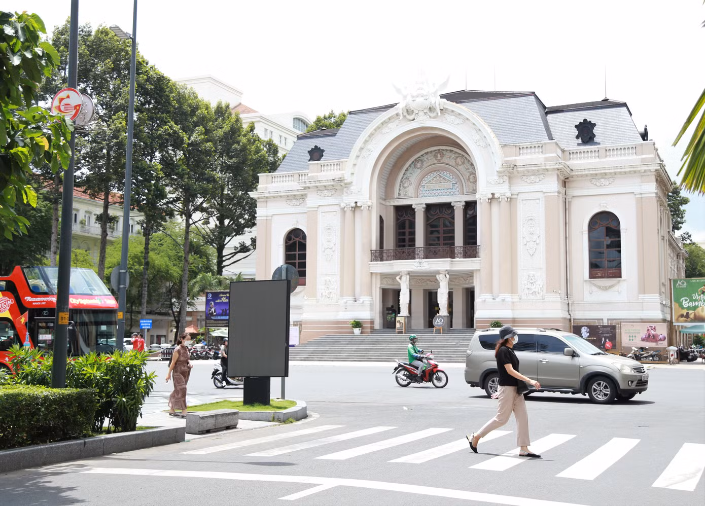 Từ nay đến năm 2023, phố đi bộ được mở ở vòng xoay Công trường Quốc tế, đường Phạm Ngọc Thạch, Công xã Paris (từ đường Lê Duẩn đến Nguyễn Du), Đồng Khởi (từ đường Nguyễn Du đến Lê Lợi), Lê Lợi (từ đường Nguyễn Huệ đến vòng xoay Quách Thị Trang), Phan Chu Trinh, Phan Bội Châu. Các tuyến này sẽ cấm các loại xe qua lại trong thời gian tổ chức phố đi bộ. Đối với đường Nguyễn An Ninh, Lưu Văn Lang, sẽ ưu tiên cho đi bộ, hạn chế xe đi lại.