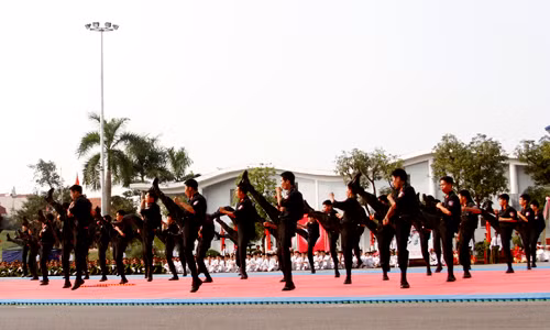 Các động tác đều tăm tắp. Các động tác đều tăm tắp