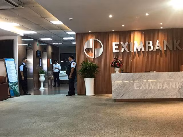 Khám xét Ngân hàng Eximbank chi nhánh TPHCM ảnh 3