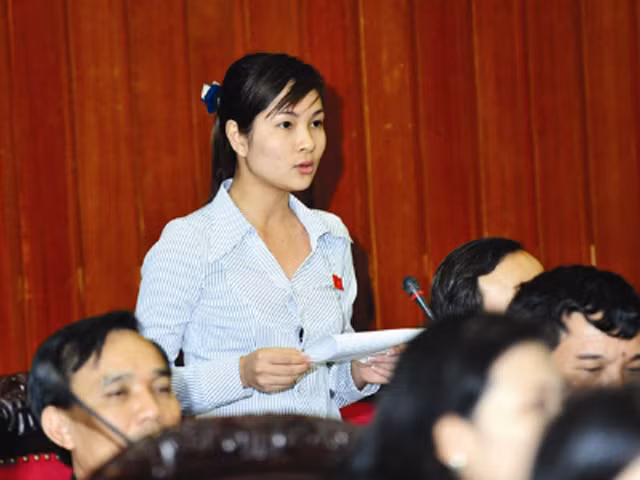 Cô được bầu làm Đại biểu Quốc hội Việt Nam khóa 13, thuộc đoàn đại biểu Hải Dương. Cô được bầu làm Đại biểu Quốc hội Việt Nam khóa 13, thuộc đoàn đại biểu Hải Dương
