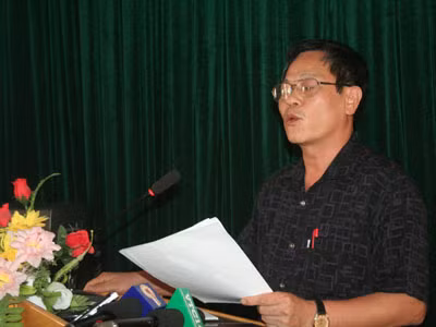 Ông Ngô Thanh Sơn, Phó giám đốc Sở GD&ĐT Bắc Giang trả lời câu hỏi của phóng viên
