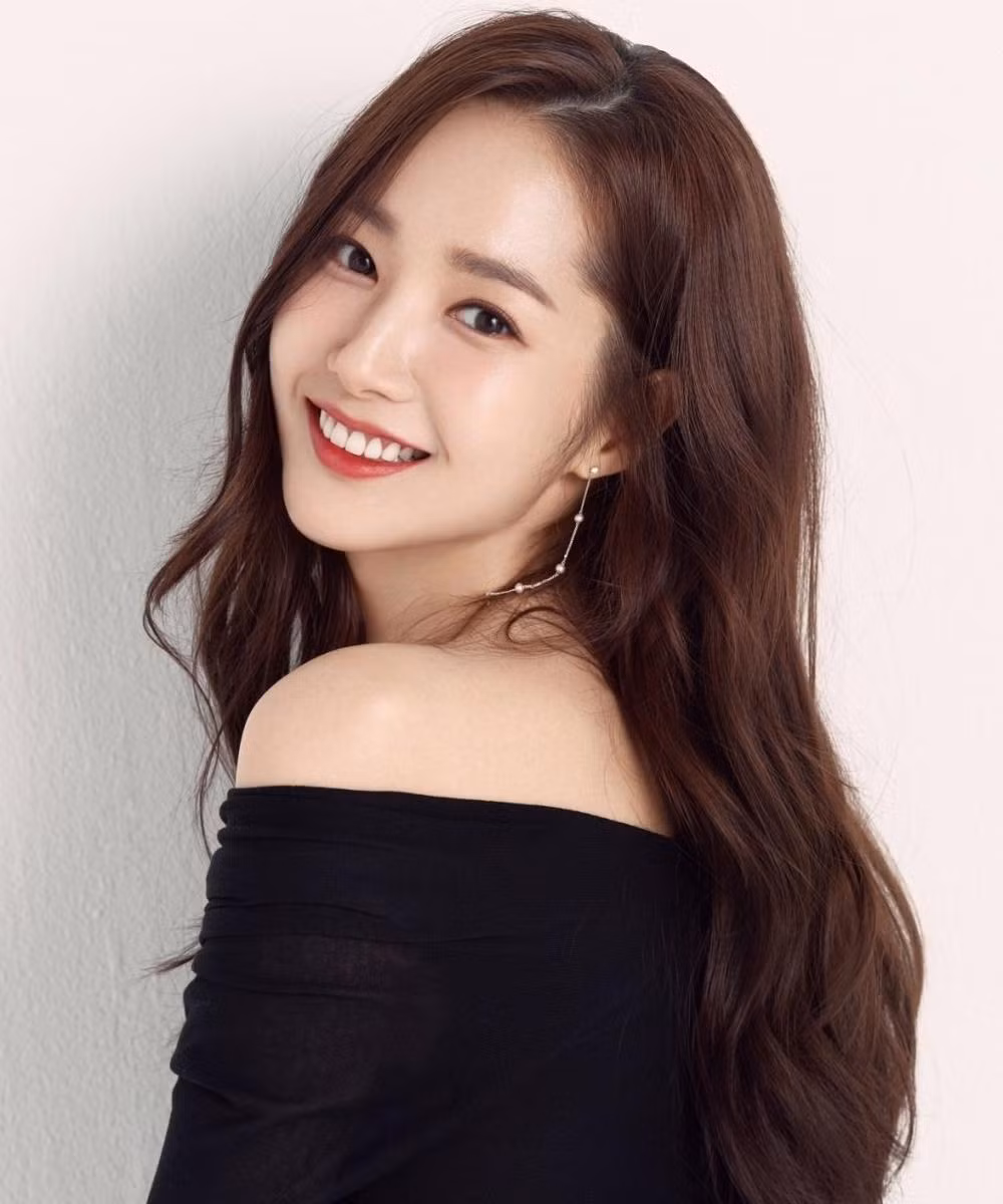 Bạn trai của Park Min Young vướng tai tiếng lừa đảo, làm ăn mập mờ. Bạn trai của Park Min Young vướng tai tiếng lừa đảo, làm ăn mập mờ.
