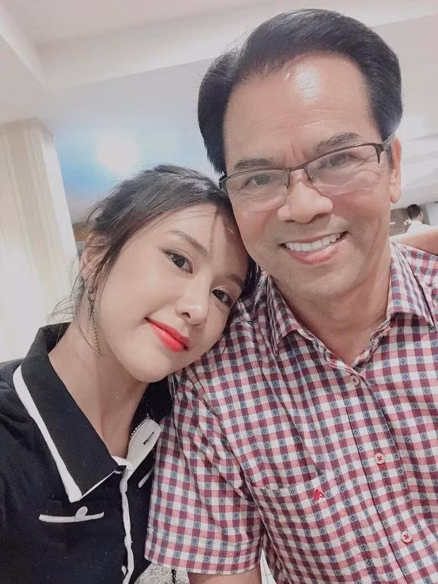 NSND Trần Nhượng và con gái Anh Phương NSND Trần Nhượng và con gái Anh Phương