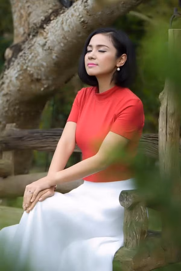 Việt Trinh hướng đến cuộc sống "cho" nhiều hơn "nhận".