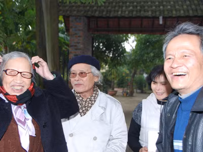 Từ trái sang: bà Kim Ngọc, nhà văn Vân Thảo và đạo diễn Quốc Trọng