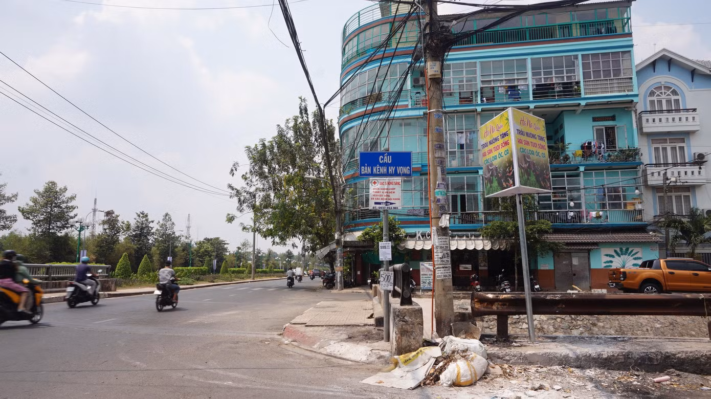 Đầu kênh Hy Vọng. Đầu kênh Hy Vọng.