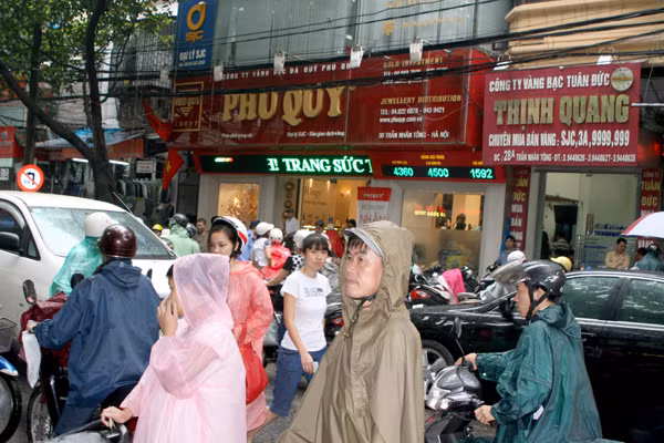 Ngó nghiêng xem chỗ nào giá thấp hơn thì mua