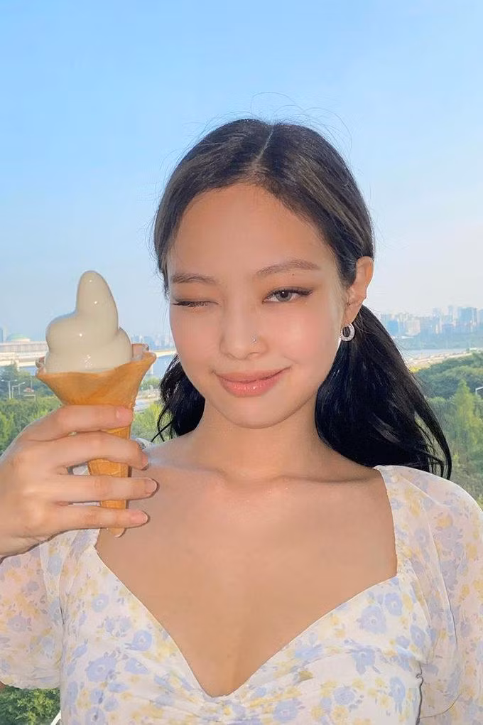 Nàng ấy dịu dàng nhưng luôn thẳng thắn thành thật.