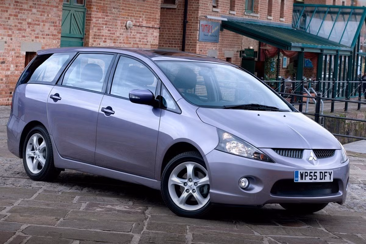 Mẫu MPV Mitsubishi Grandis bị khai tử trên toàn cầu từ năm 2011. Mẫu MPV Mitsubishi Grandis bị khai tử trên toàn cầu từ năm 2011.