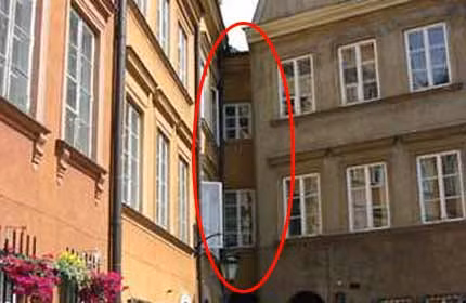 Ngôi nhà được xây tận dụng từ khoảng trống giữa hai tòa nhà khác ở Warsaw, Ba Lan