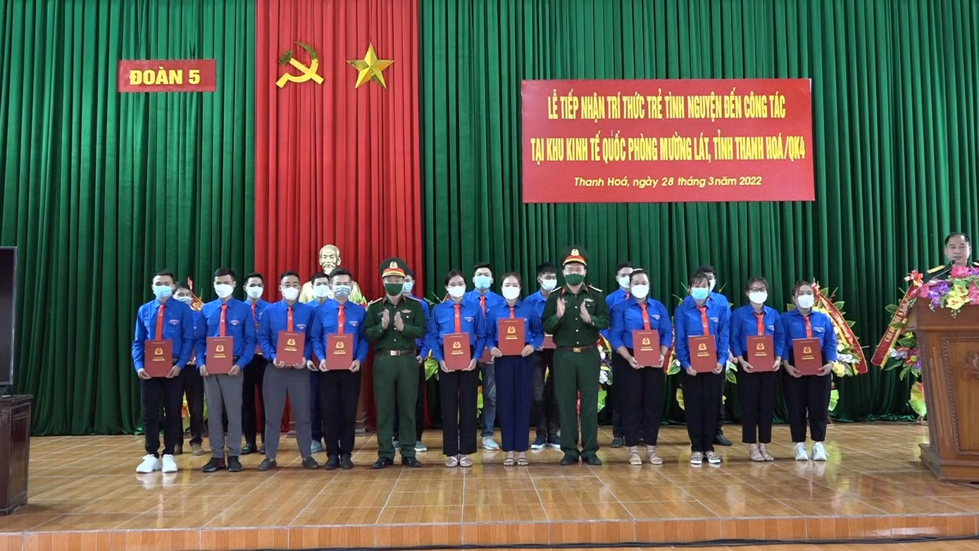 Đoàn Kinh tế - Quốc phòng 5 tiếp nhận 24 trí thức trẻ tình nguyện về công tác