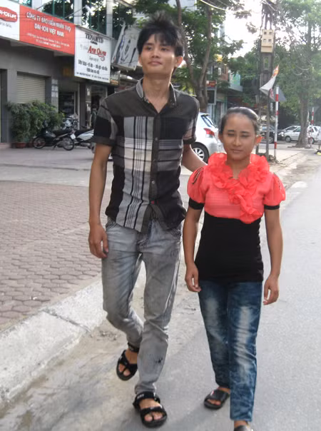 Em Bành Thị Hà(thí sinh nhỏ nhất cụm thi Vinh)