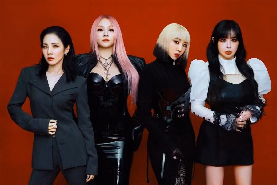 Các thành viên 2NE1, bao gồm CL, Sandara Park và Minzy, đã ăn mừng tin tức này trên các tài khoản mạng xã hội cá nhân của họ, ngay sau thông báo chính thức của Yang Hyun Suk.