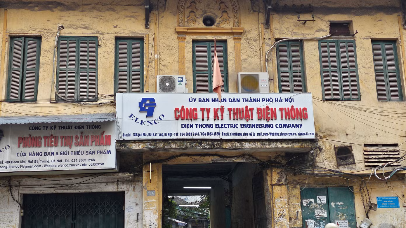 Được biết, Công ty Kỹ thuật Điện thông là doanh nghiệp nhà nước trực thuộc Sở Công Thương Hà Nội, được thành lập theo quyết định số 5389/QĐ-UB ngày 14/04/1993 của UBND TP Hà Nội.
