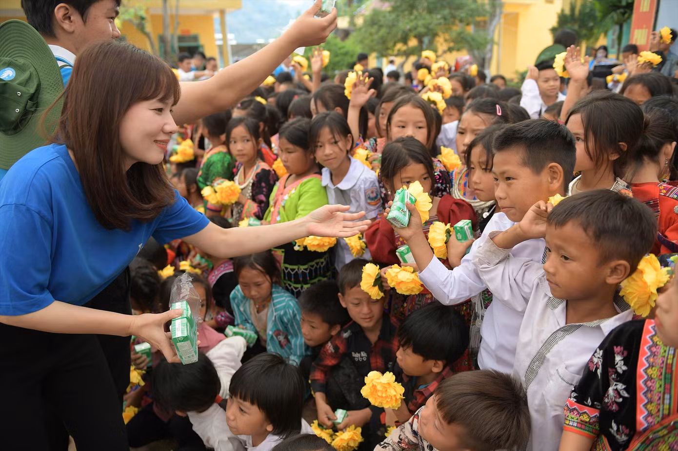 Tình nguyện không chỉ dừng lại “cho đi”, mà phải kiến tạo, thay đổi và dẫn dắt sự phát triển xã hội. Ảnh: Dương Triều