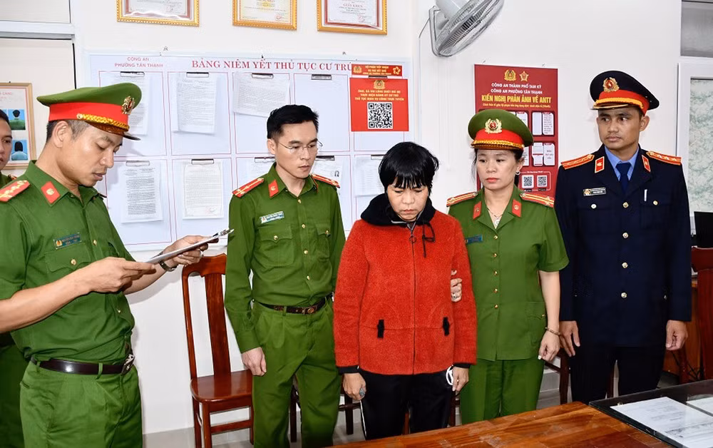 Đối tượng Tô Thị Ty Na tại cơ quan công an Ảnh: Công an Quảng Nam