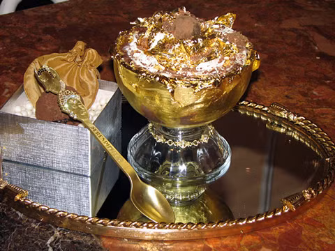 Món kem múc Golden Opulence với giá 1.000 USD
