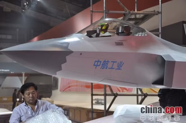 Mô hình mới của J-31