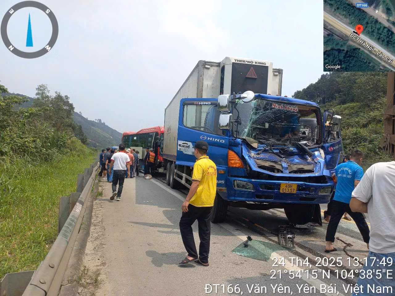 Hiện trường vụ tai nạn trên cao tốc Nội Bài - Lào Cai. Ảnh: VEC cung cấp.