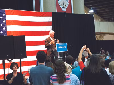 Buổi diễn thuyết của ông Bill Clinton
