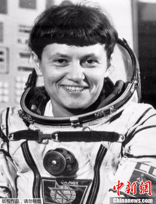Bà là nữ phi hành gia thứ hai của Nga tham gia chuyến bay trên tàu vũ trụ Soyuz T-7 vào năm 1982 và là người phụ nữ đầu tiên đi bộ trong không gian trong khoảng thời gian 3 giờ 35 phút