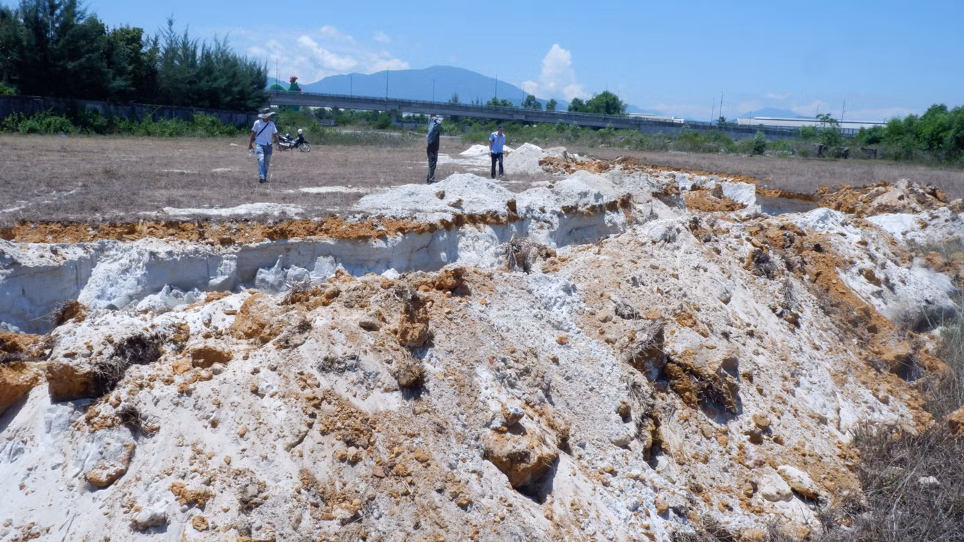 Để công tác an ninh trật tự trên địa bàn được an toàn, các doanh nghiệp yên tâm sản xuất, Công ty TNHH Raico Việt Nam đã có đơn đề nghị Công an huyện Núi Thành nhanh chóng vào cuộc điều tra. Để công tác an ninh trật tự trên địa bàn được an toàn, các doanh nghiệp yên tâm sản xuất, Công ty TNHH Raico Việt Nam đã có đơn đề nghị Công an huyện Núi Thành nhanh chóng vào cuộc điều tra.