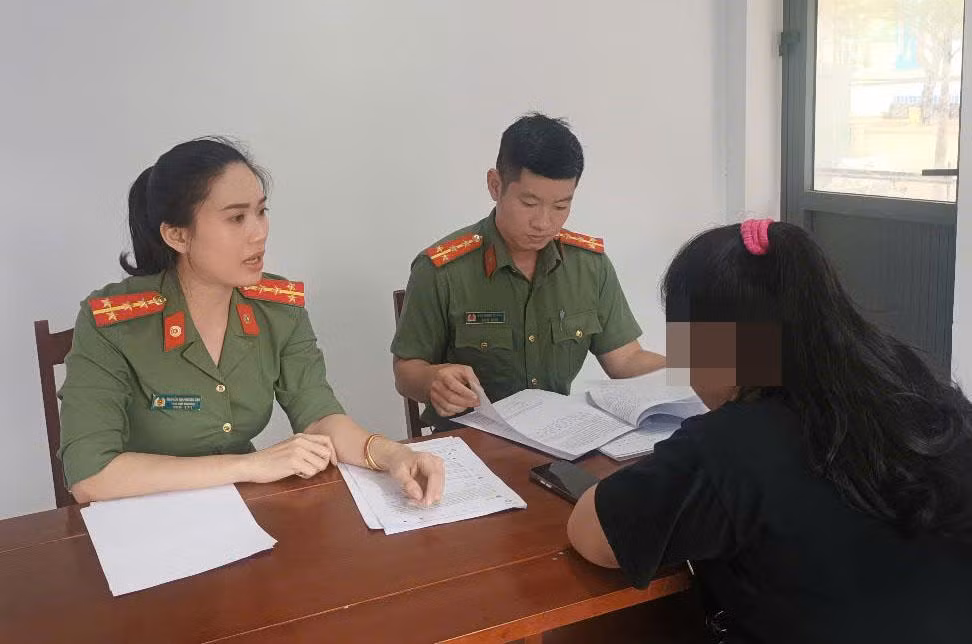 Lực lượng An ninh Nội bộ, Công an TP Đà Nẵng làm việc Huỳnh Kiều Linh.