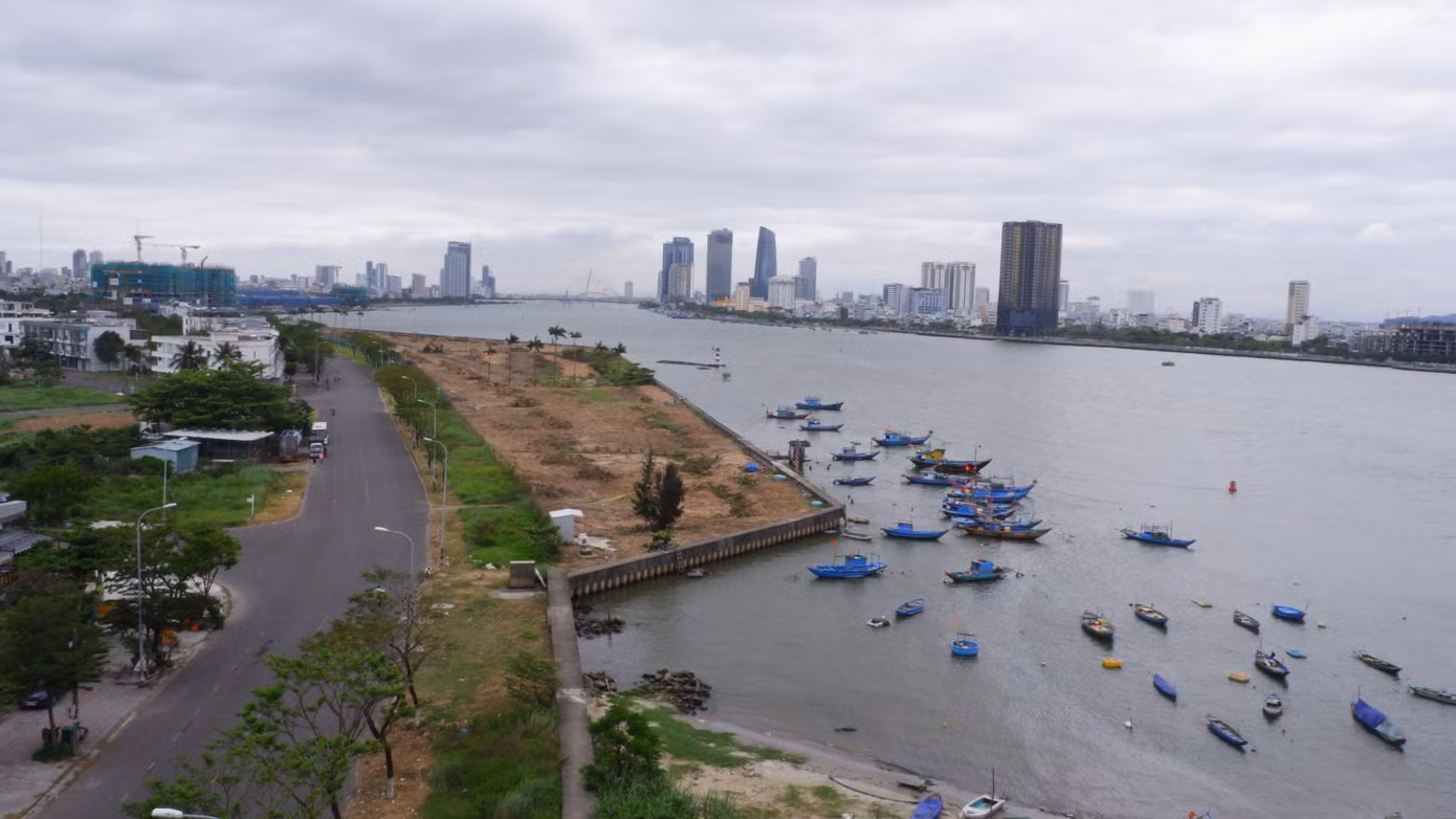 Khu vực dự án nhìn từ cầu Thuận Phước. Ảnh: Nguyễn Thành