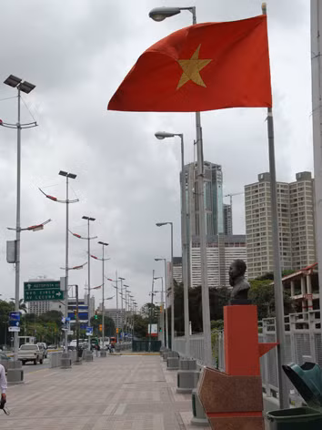 Đại lộ nối vào quảng trường mang tên Chủ tịch Hồ Chí Minh tại Caracas. 