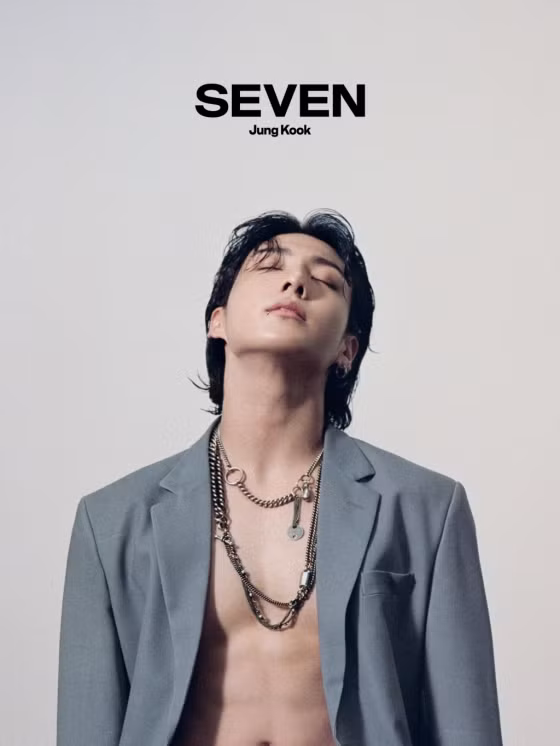 Ngoài ra, Seven cũng xếp hạng nhất trên BXH Bài hát hàng đầu của iTunes trong bốn ngày liên tiếp, bao gồm bốn bảng xếp hạng iTunes lớn trên thế giới: Toàn cầu, châu Âu, Hoa Kỳ và Vương quốc Anh. Tính đến ngày 27/7 (giờ Hàn Quốc), Seven được phát tổng cộng ở 114 quốc gia và đứng đầu iTunes Top Song Chart.