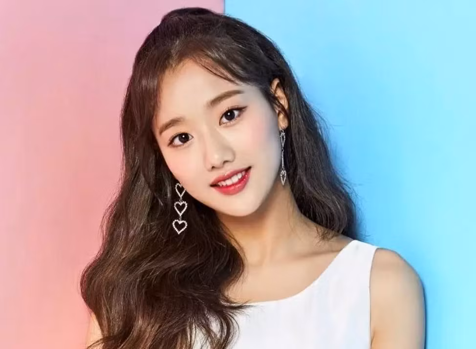 Lee Na Eun chính thức trở lại sau scandal bắt nạt thành viên cùng nhóm.