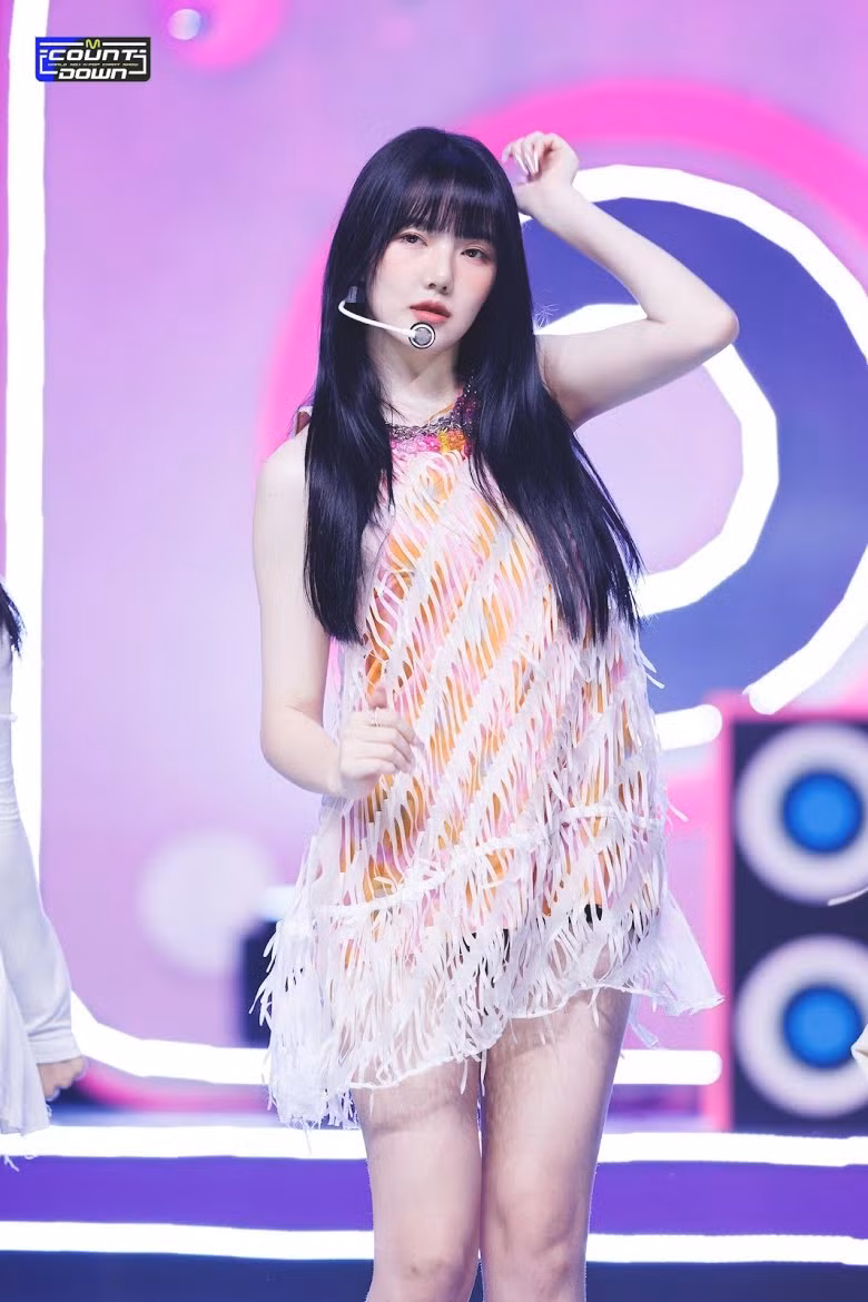Không chỉ là 'sao nữ' sở hữu nhan sắc đốn tim người hâm mộ mà Yerin còn được trời phú cho giọng ca và kỹ năng vũ đạo tuyệt vời. Không chỉ là 'sao nữ' sở hữu nhan sắc đốn tim người hâm mộ mà Yerin còn được trời phú cho giọng ca và kỹ năng vũ đạo tuyệt vời.