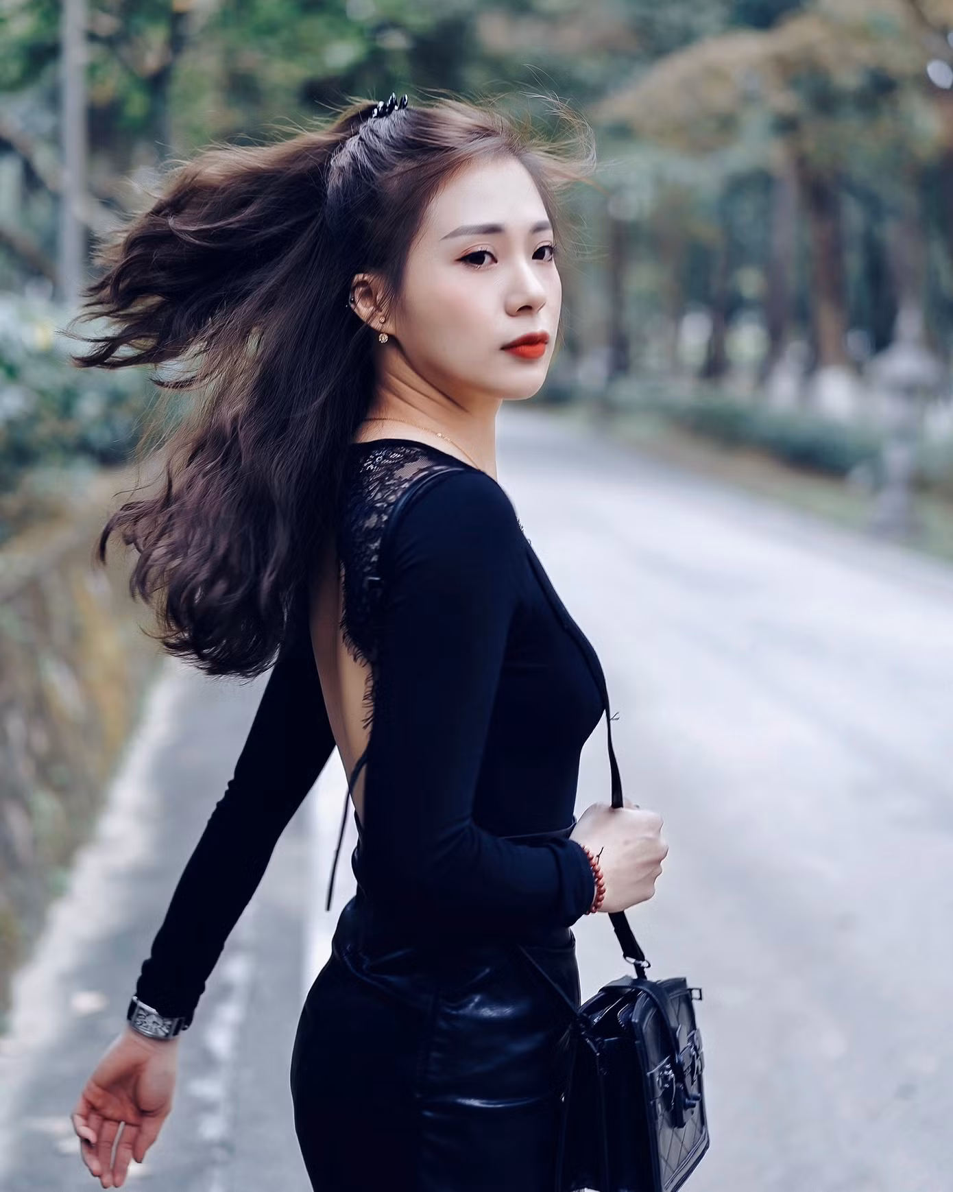 Hà Thu Trang, sinh năm 1993, hiện đang sinh sống và làm việc tại Hà Nội. Hà Thu Trang, sinh năm 1993, hiện đang sinh sống và làm việc tại Hà Nội.