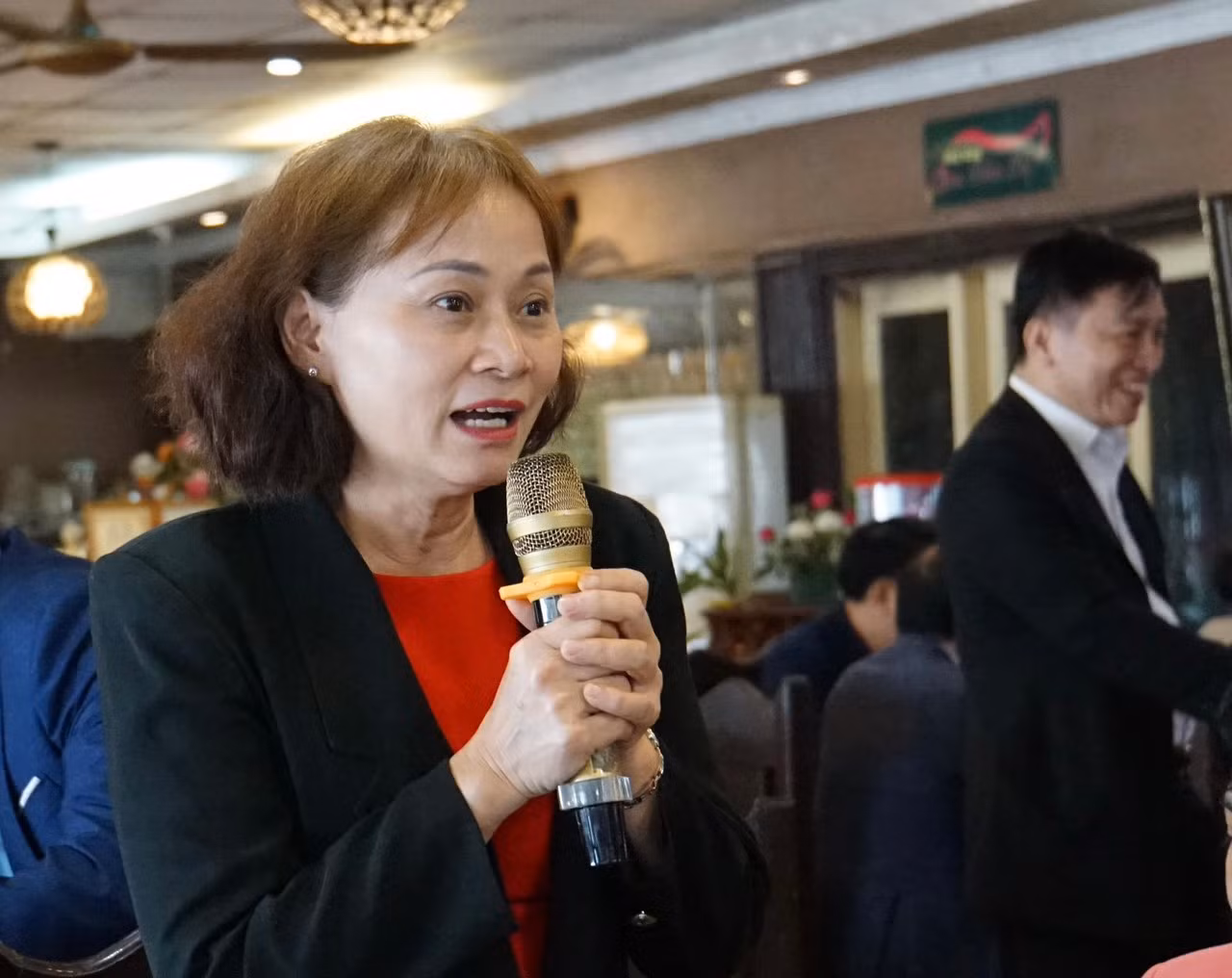 Sau hàng chục năm công tác tại Bộ Thông tin và Truyền thông, cô Chiến đã quyết định bén duyên với Trường Đại học Thủy lợi.