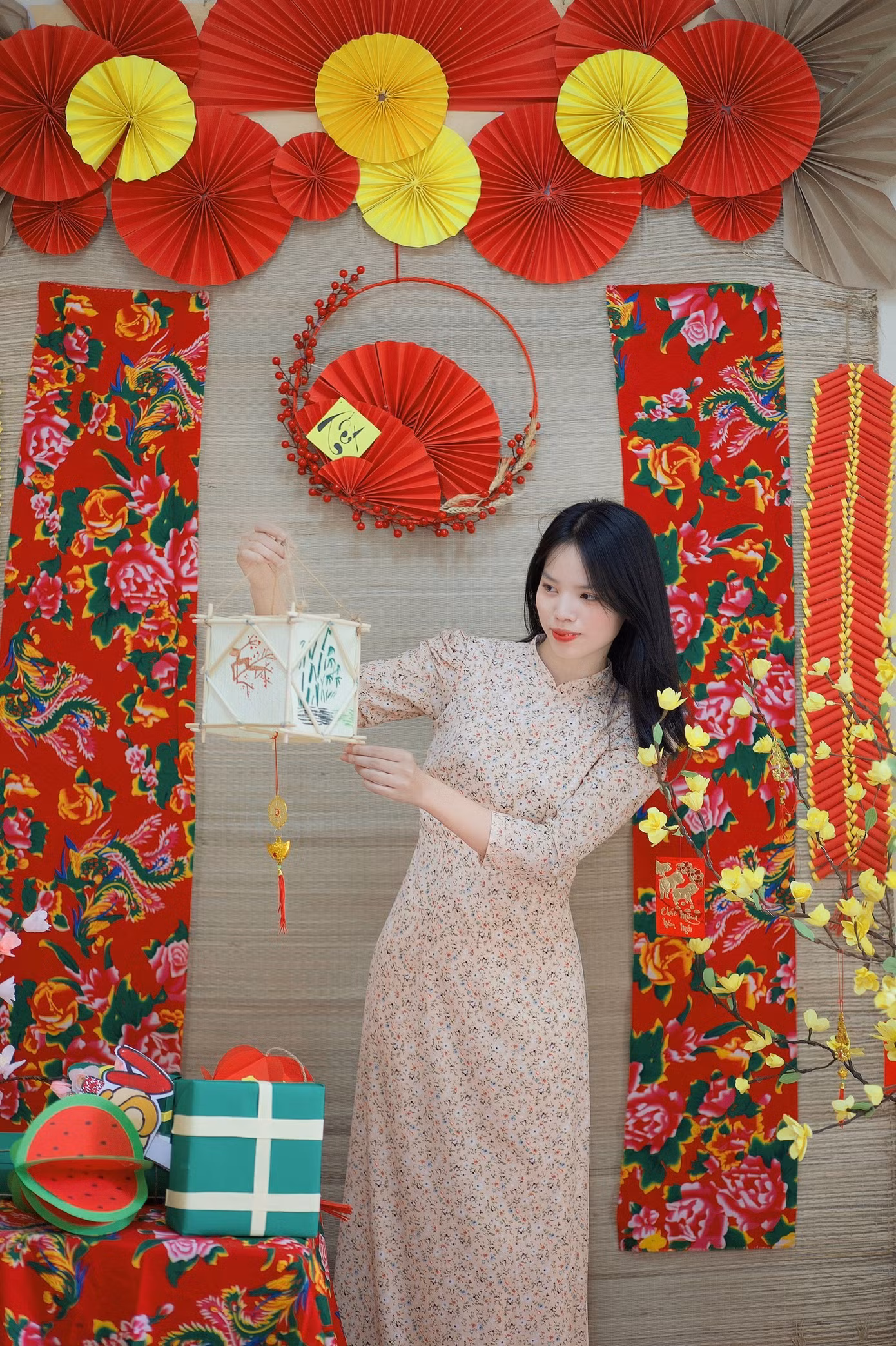 Nguyễn Thị Tâm Phương là sinh viên năm 3 chuyên ngành Tài chính doanh nghiệp, chương trình đào tạo CLC Học viện Tài chính. Nguyễn Thị Tâm Phương là sinh viên năm 3 chuyên ngành Tài chính doanh nghiệp, chương trình đào tạo CLC Học viện Tài chính.
