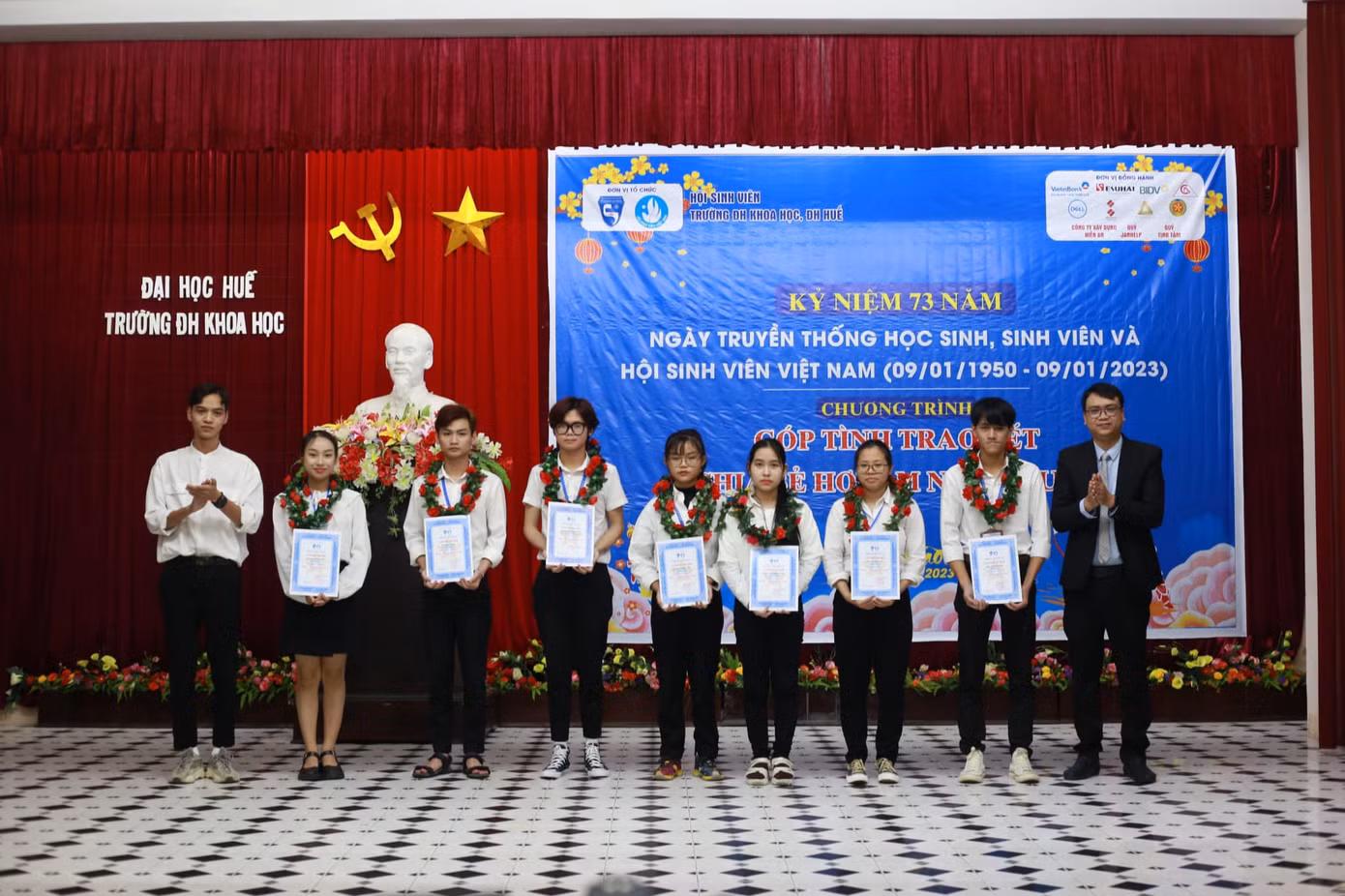 Nhiều sinh viên đạt được danh hiệu 5 tốt cấp Trung ương, cấp Tỉnh, cấp đại học Huế và cấp trường.