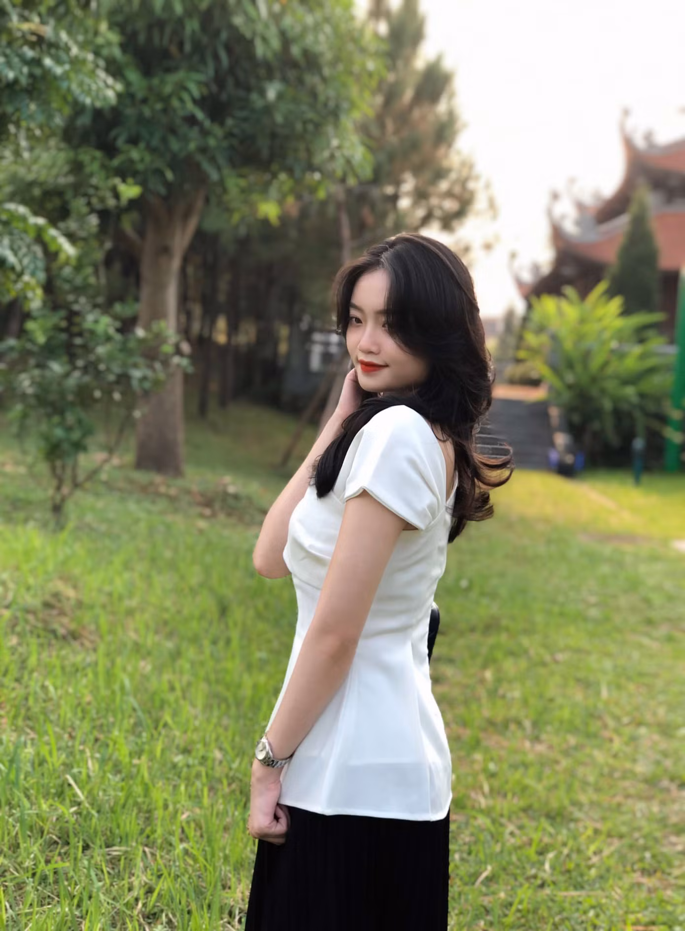 Mỗi người đều là một đóa hoa và tỏa sáng theo cách của riêng họ, dù theo cách này hay cách kia, những đóa hoa đều mang lại hương thơm cho đời.