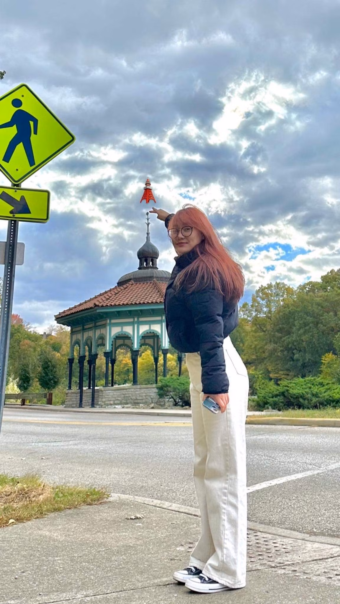 Nguyễn Thùy Linh (19 tuổi, du học sinh Northern Kentucky University, Mỹ).