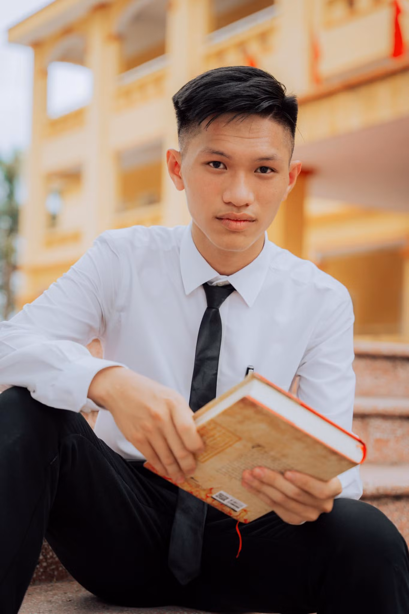 Là một sinh viên trường Luật và cũng là một người trẻ, Việt Trung hy vọng lớp trẻ sẽ luôn được gửi trọn niềm tin, cơ hội để họ được cất lên tiếng nói, thể hiện quan điểm của mình.