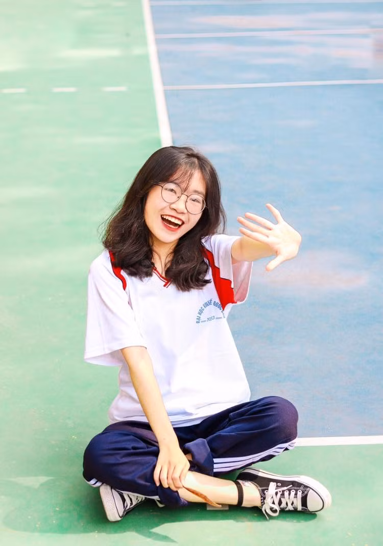 Thu Hương hiện đang học ngành Quan hệ Công chúng - Trường Đại học Kinh tế Quốc dân, luôn tìm kiếm sự năng động trong mỗi chương trình.