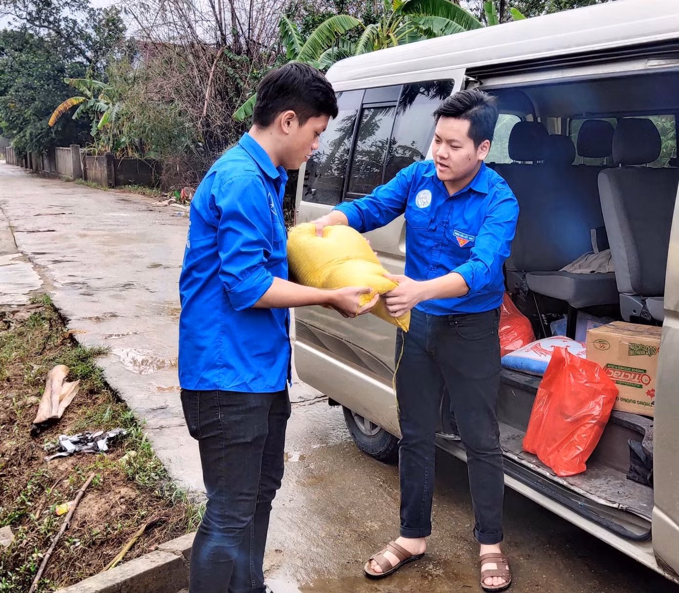 Hoạt động tình nguyện tại Hà Tĩnh.