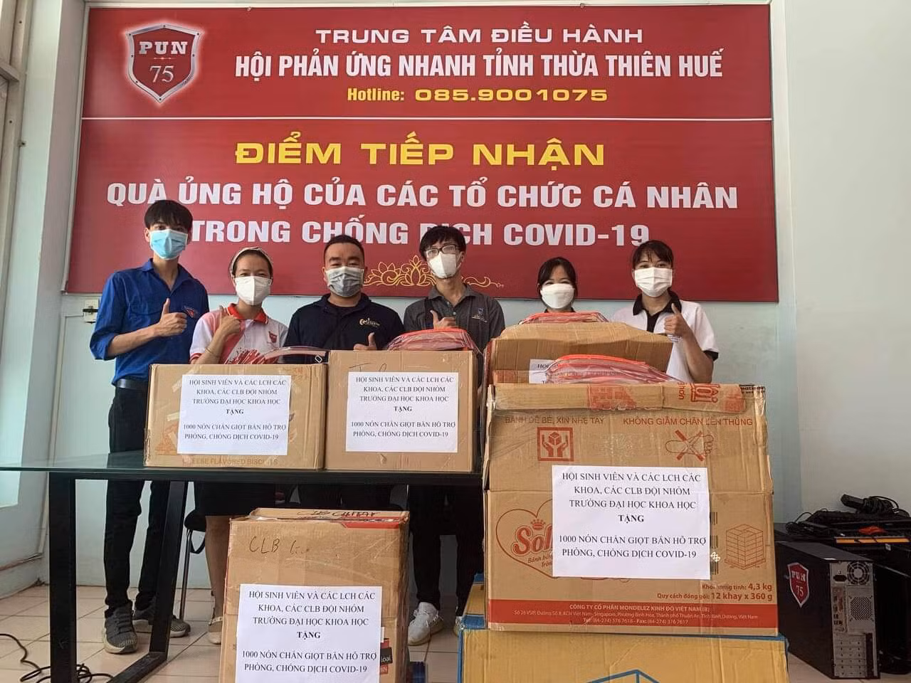 Sinh viên Khoa học tiên phong trong công tác hỗ trợ, phòng chống COVID-19.