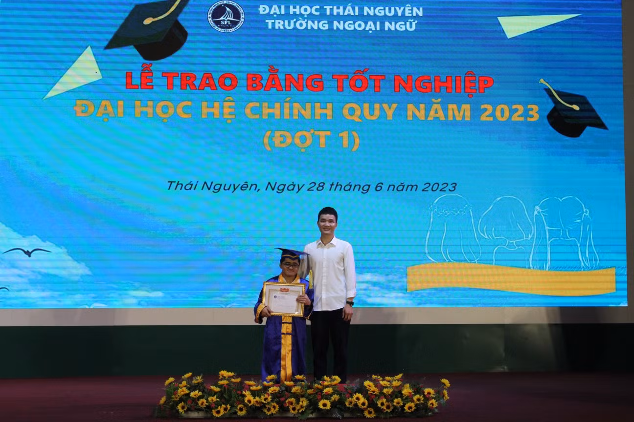 Nguyễn Công Duy (bên trái) và Bùi Đắc Trung (bên phải).