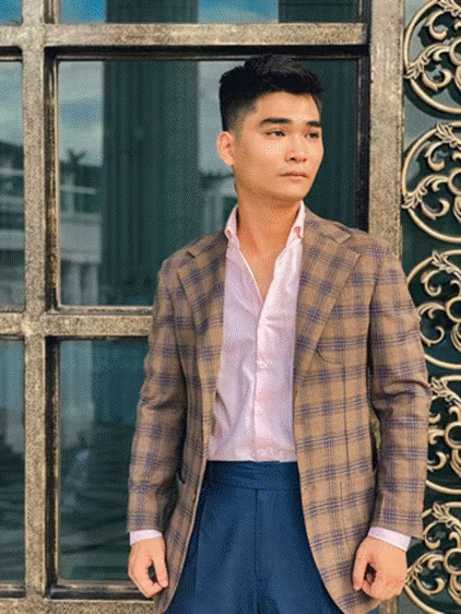 Trương Việt Hoàng - Cựu sinh viên lớp 57NKN. Trương Việt Hoàng - Cựu sinh viên lớp 57NKN.